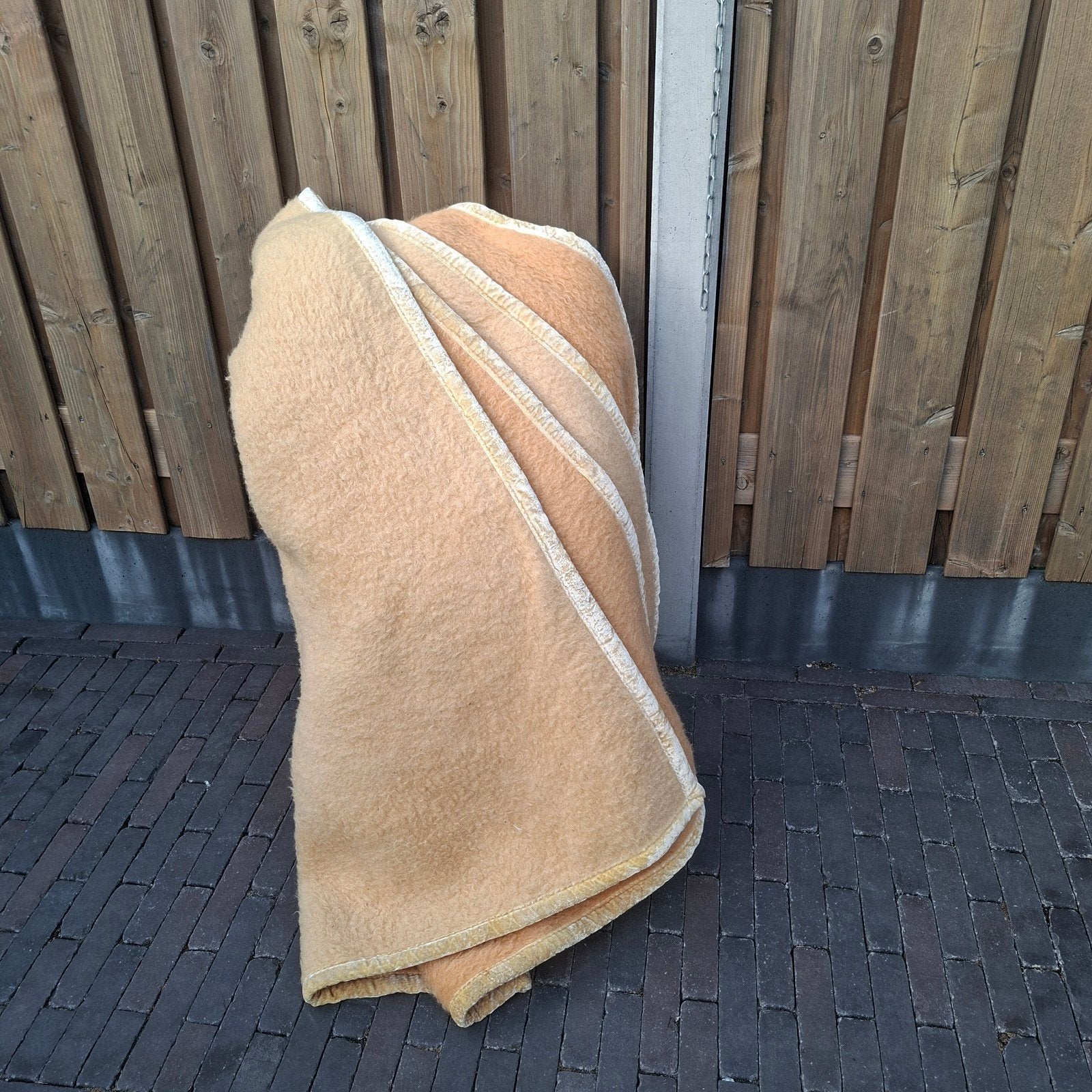 Aabe wollen deken met fluwelen rand - Prachtige kwaliteit, Oranje, 226 cm, Wol, Ophalen of Verzenden