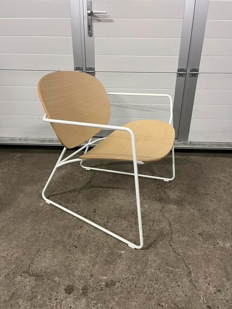 2 stuks Tondina lounge Infiniti fauteuil showroom model, Huis en Inrichting, Ophalen, Nieuw, Hout, 50 tot 75 cm