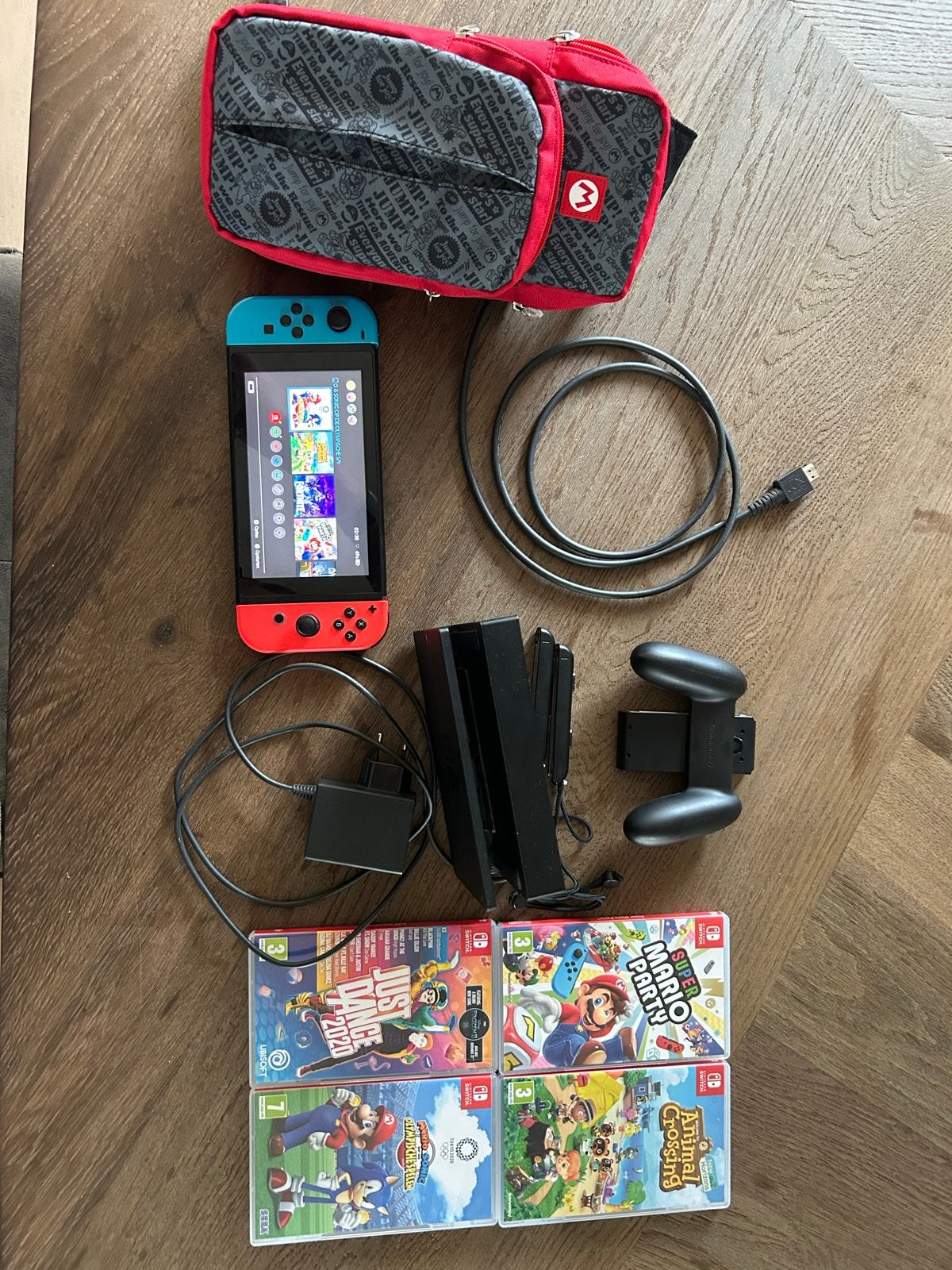 Nintendo Switch set met 4 spellen en accessoires, Spelcomputers en Games, Spelcomputers | Nintendo Switch, Ophalen, Met games