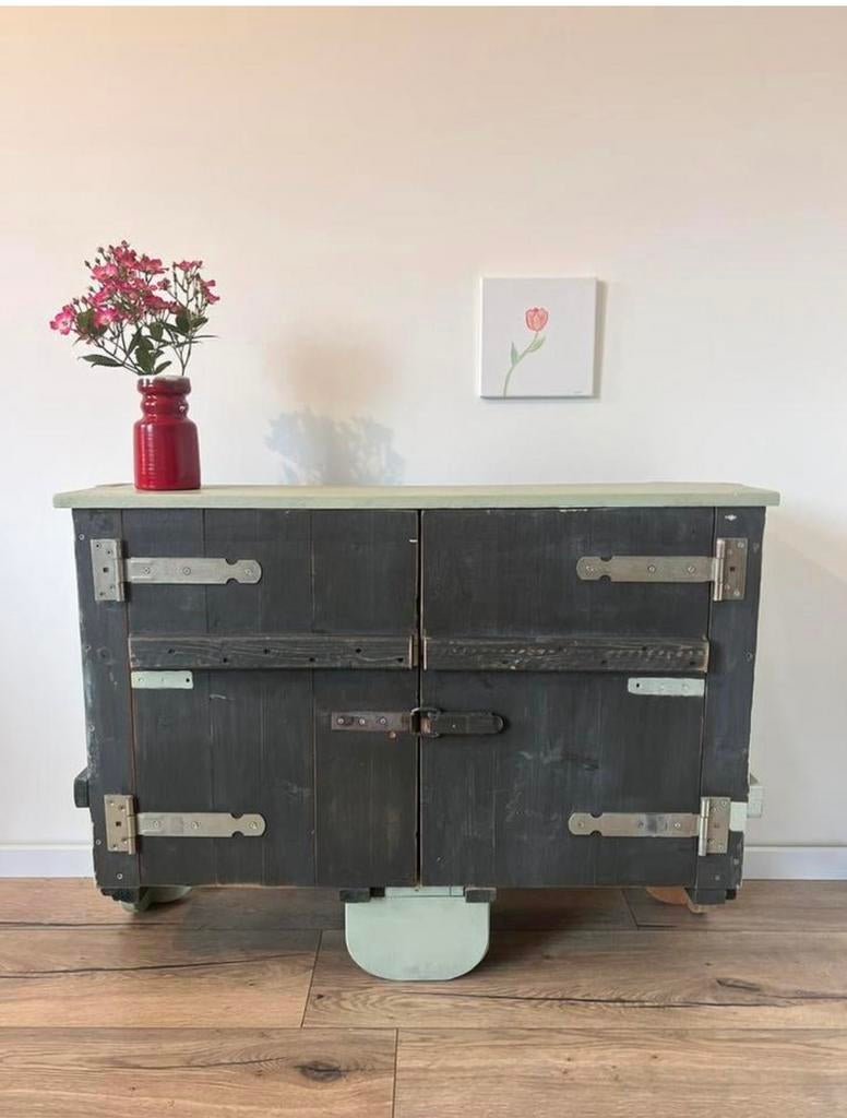 Dressoir, Huis en Inrichting, Kasten | Dressoirs, Ophalen of Verzenden, Zo goed als nieuw, 25 tot 50 cm, 100 tot 150 cm