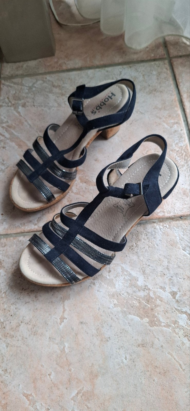 Hobbs zomerschoenen- donkerblauw met zilverkleurige accenten, Blauw, Hobbs Fashion, Gedragen, Sandalen of Muiltjes