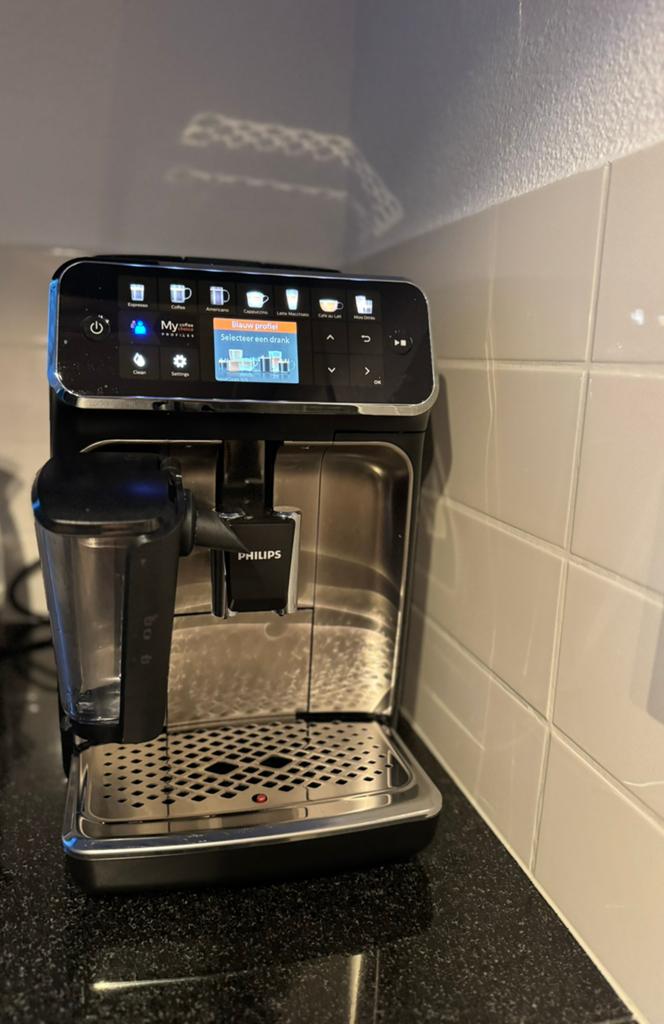 Philips LatteGo 5400 Volautomatische Koffiemachine, Witgoed en Apparatuur, Koffiezetapparaten, Ophalen, Zo goed als nieuw, Koffiemachine