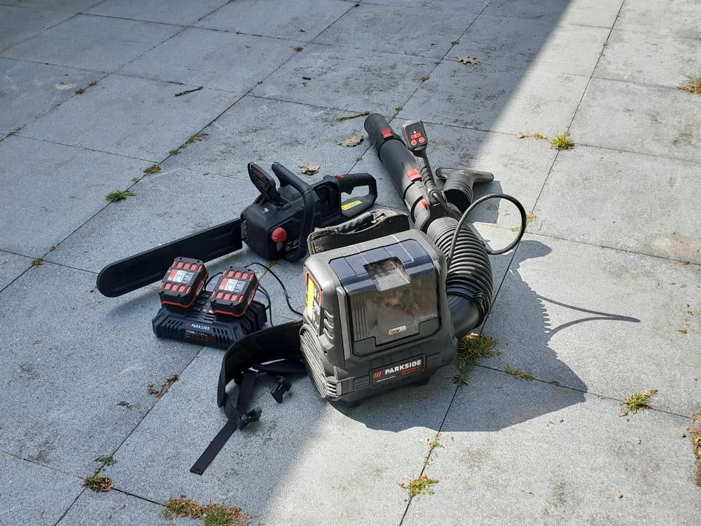 Accu Tuingereedschap: 40V Rugbladblazer & Kettingzaag, Ophalen of Verzenden, Zo goed als nieuw, Accu, Ruggedragen
