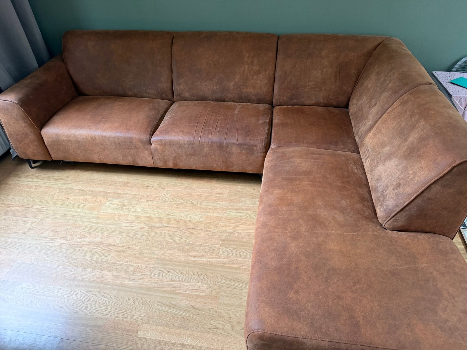 Comfortabele bruine hoekbank, Ophalen, 250 tot 300 cm, Gebruikt, 100 tot 125 cm