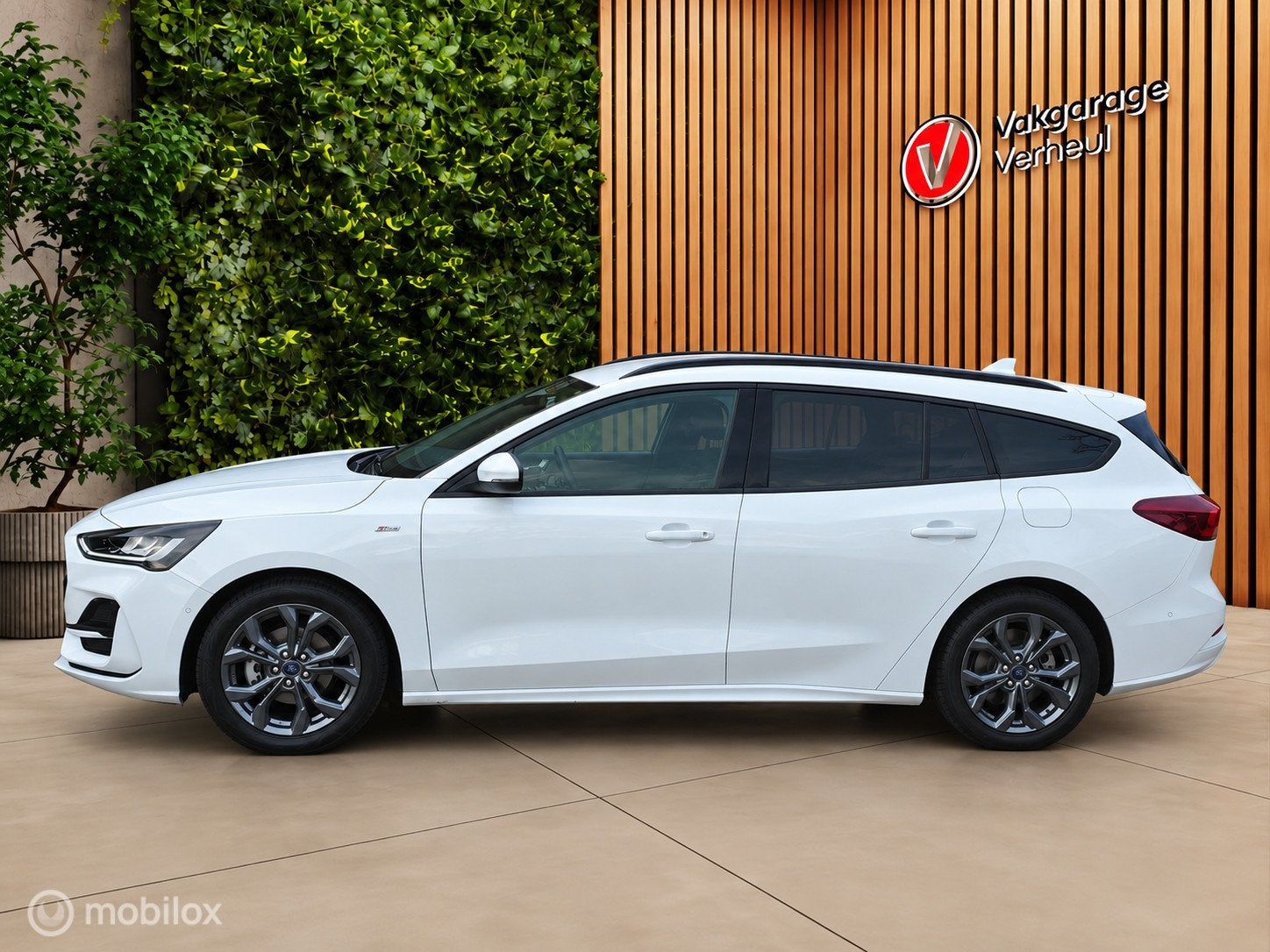 Ford Focus Wagon 1.0 EcoBoost Hybrid ST Line ✅NAP ✅Camer, Dealer onderhouden, Stof, Gebruikt, Euro 6