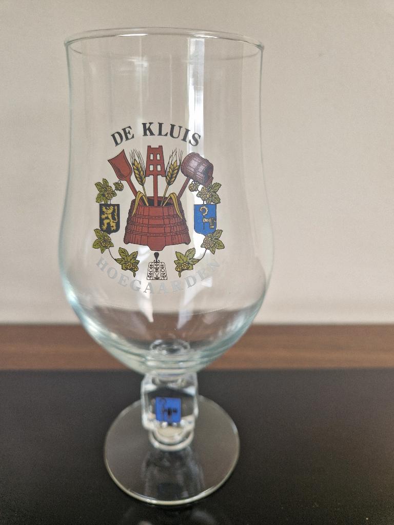 2 stuks Bierglazen Hoegaarden - De kluis, Verzamelen, Biermerken, Ophalen of Verzenden, Zo goed als nieuw, Glas of Glazen, Overige merken