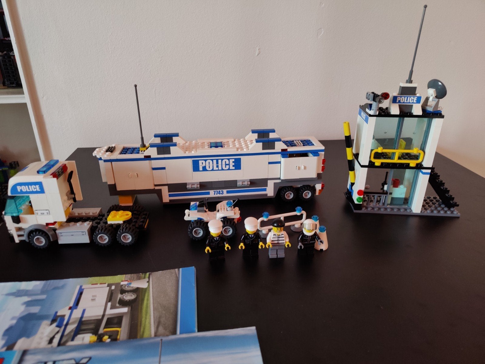 Lego 7743 Police Command Center, Lego, Ophalen of Verzenden, Inclusief minifiguren, Complete set