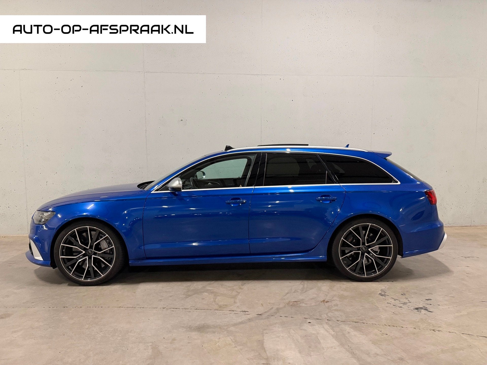 Audi RS6 Avant quattro Performance Pano 605pk Keramisch Milt, Auto's, Audi, Automaat, Gebruikt, Adaptive Cruise Control, Blauw