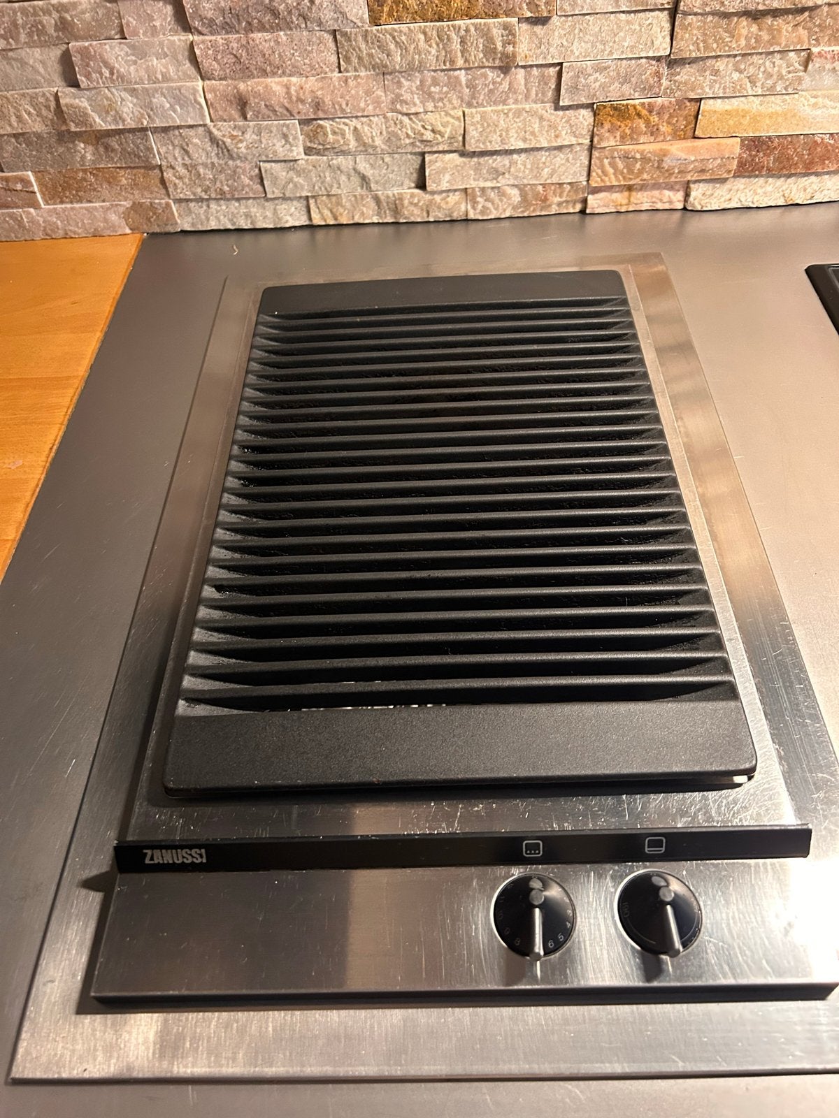 Zanussi combi grill/friteuse - eventueel met gratis kookblok, Ophalen, Uitneembare platen, Gebruikt