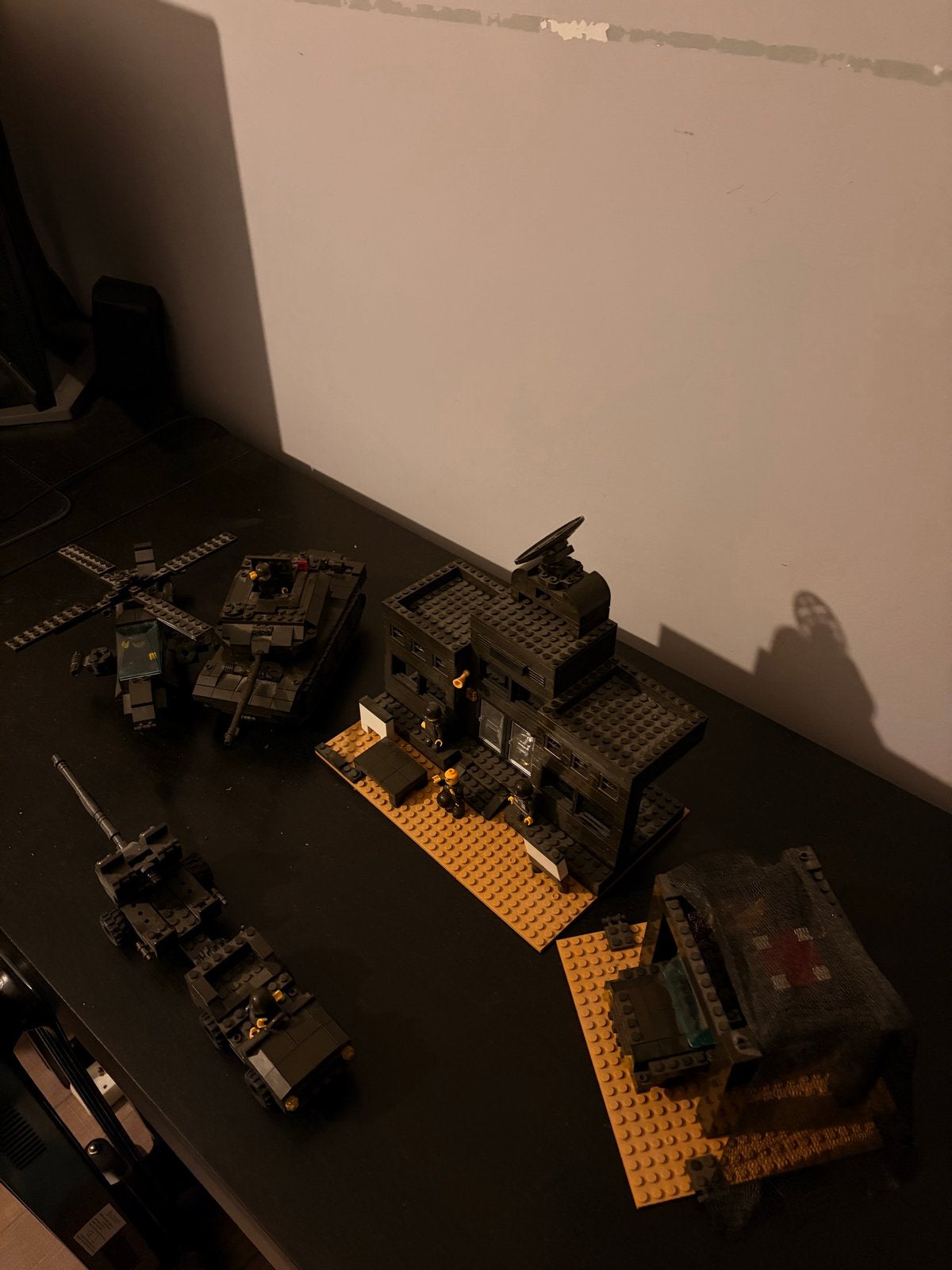 Lego militaire set met voertuigen en gebouw, Ophalen, Gebruikt, Overige merken