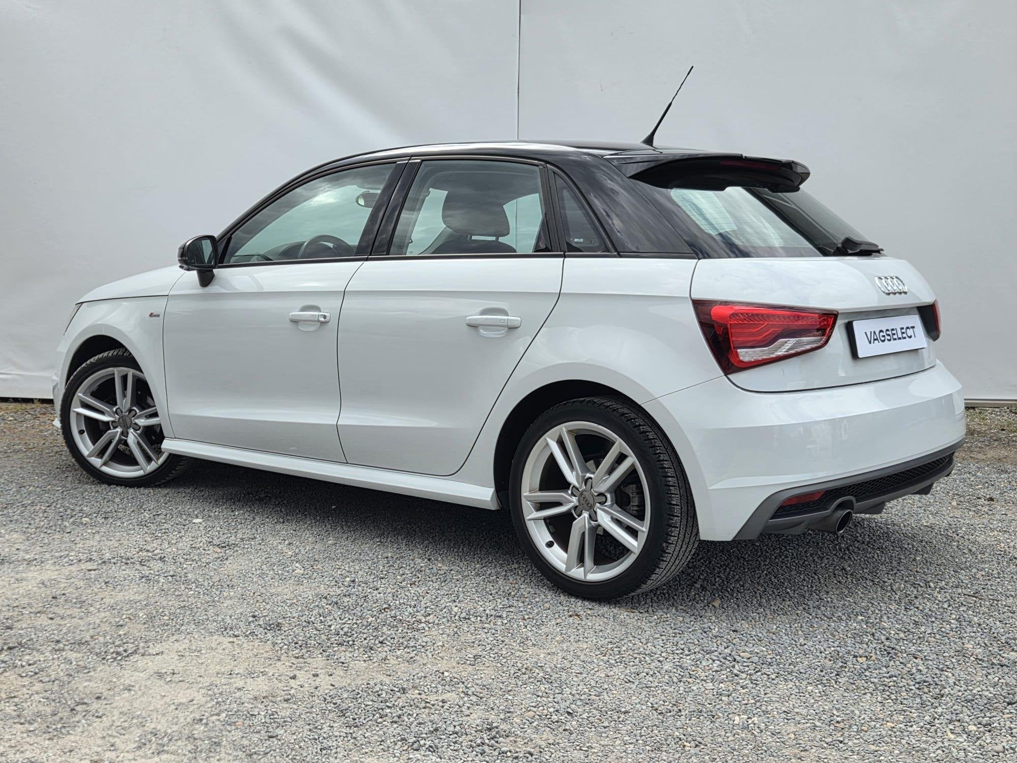 Audi A1 Sportback 1.0 TFSI Adrenalin // S-Line // Cruise //, Stof, Origineel Nederlands, Bedrijf, 999 cc