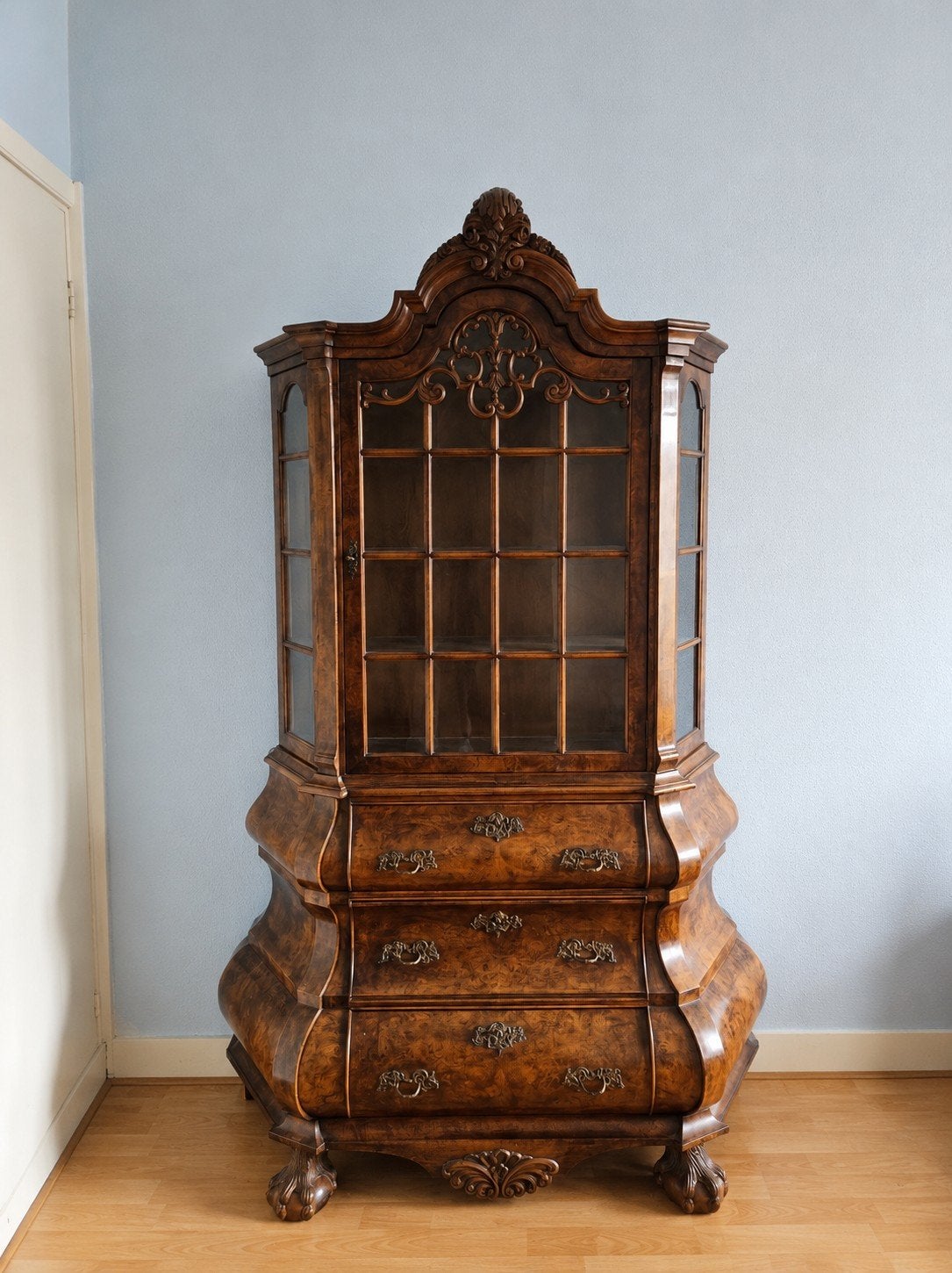 Antieke Hollandse Barok vitrinekast | Klauwpoten| 207 cm, Ophalen, Gebruikt, Met deur(en), Glas