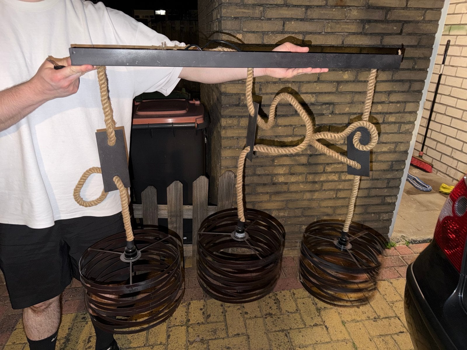 Industriële hanglamp met 3 kooien en touwdetails, Ophalen of Verzenden, Gebruikt, Metaal, E27 (groot)