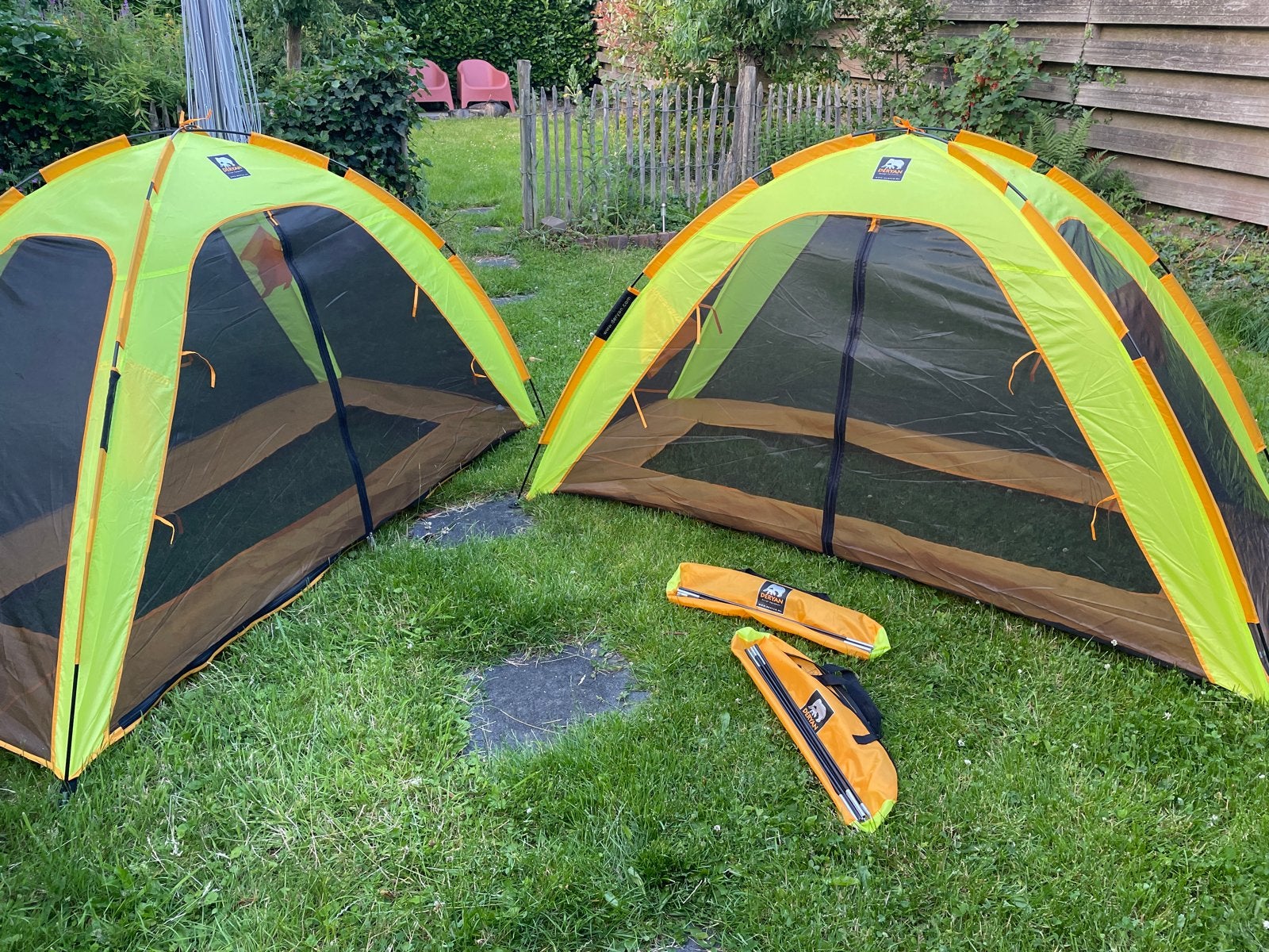 2 Deryan tentjes met extra reserveset stokken, 200x90cm, Ophalen of Verzenden, Zo goed als nieuw, Tot en met 2