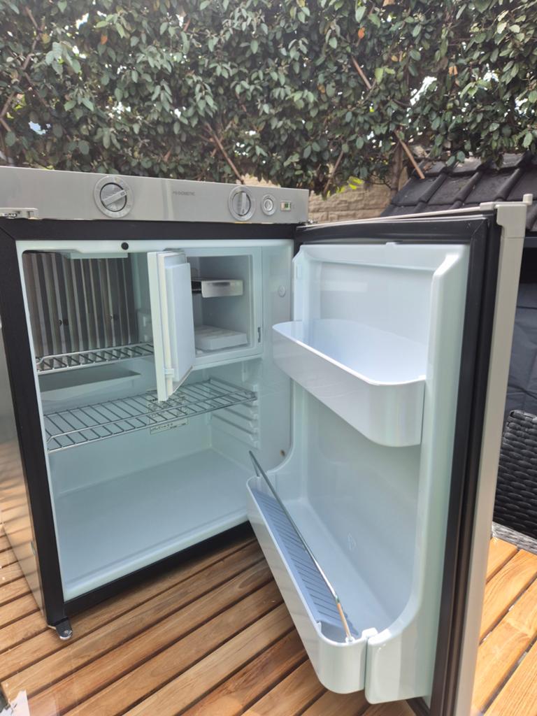 Dometic inbouw koelkast met vriesvak - 60L, 20kg, Ophalen, Zo goed als nieuw