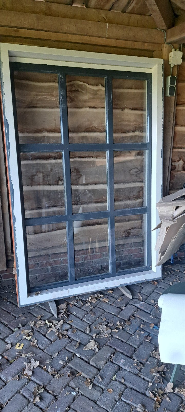 Kozijn Merbau of meranti met raam 9 vakken, Raamkozijn, Zo goed als nieuw, 150 tot 225 cm, Inclusief glas