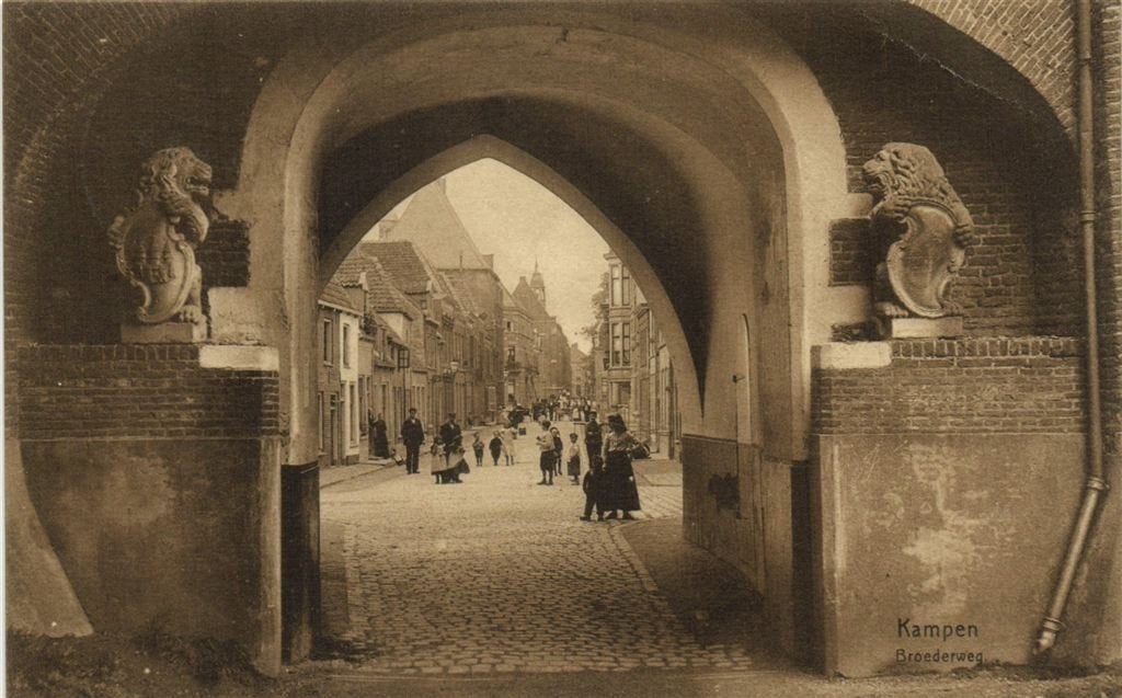 Kampen, Broederweg - B-keus - 192? gelopen, Verzamelen, Ansichtkaarten | Nederland, Gelopen, Overijssel, 1920 tot 1940, Ophalen of Verzenden