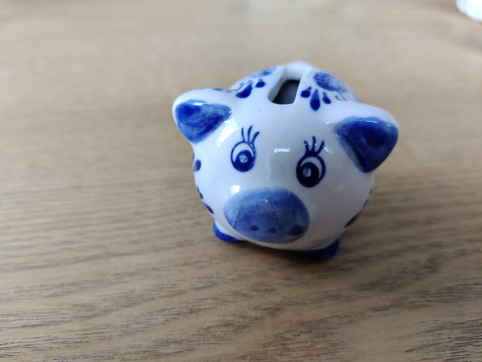 Klein Delfts Blauw spaarvarken - Handgeschilderd, Ophalen of Verzenden, Zo goed als nieuw, Steen, Aardewerk of Keramiek, Dier