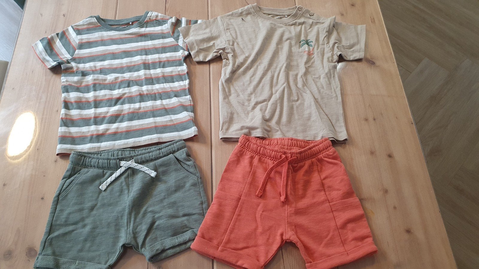 Twee nieuwe setjes jongenskleding mt 98, Kinderen en Baby's, Kinderkleding | Maat 98, Nieuw, Ophalen of Verzenden, Setje, Prenatal