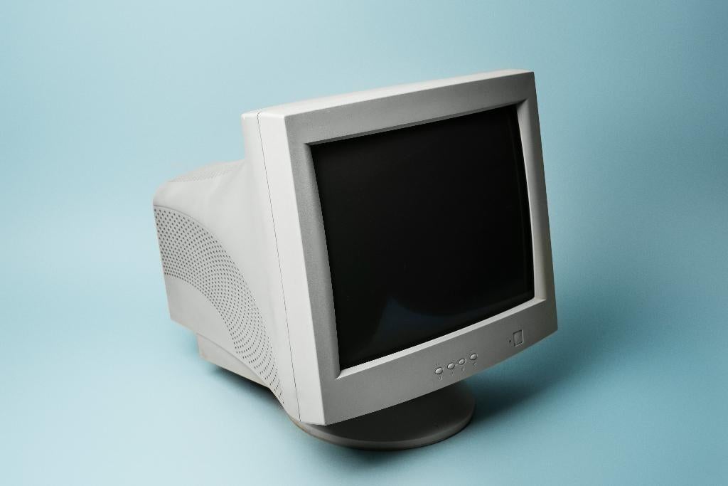 Gezocht : Oude CRT VGA monitor, Computers en Software, Monitoren, 101 t/m 150 Hz, Ophalen of Verzenden, Overige typen, Gebruikt