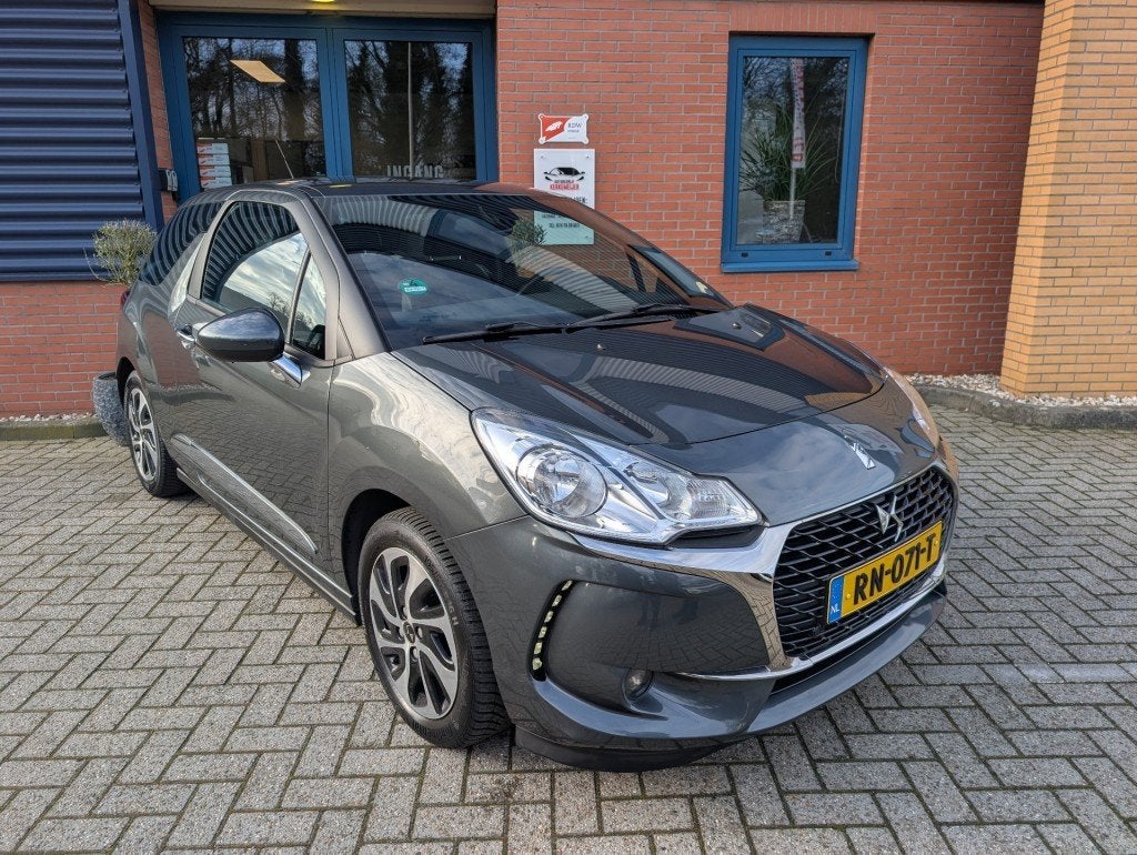 Citroen DS3 DS 1.2 PURETECH SO CHIC, Dealer onderhouden, Cru, Gebruikt, 1199 cc, 82 pk, 23 km/l