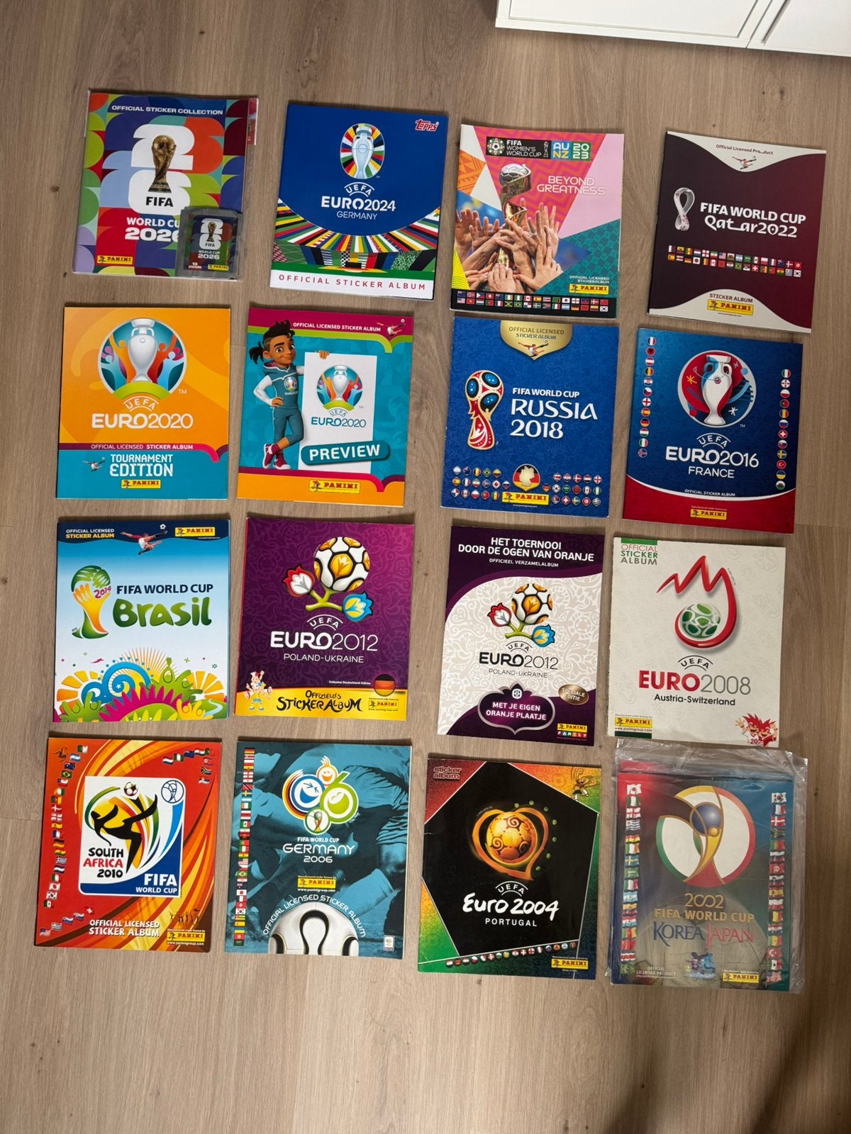 Panini WK Voetbal Sticker Albums 2002,2004,2006,2010 tm 2026, Ophalen of Verzenden, Zo goed als nieuw, Meerdere stickers