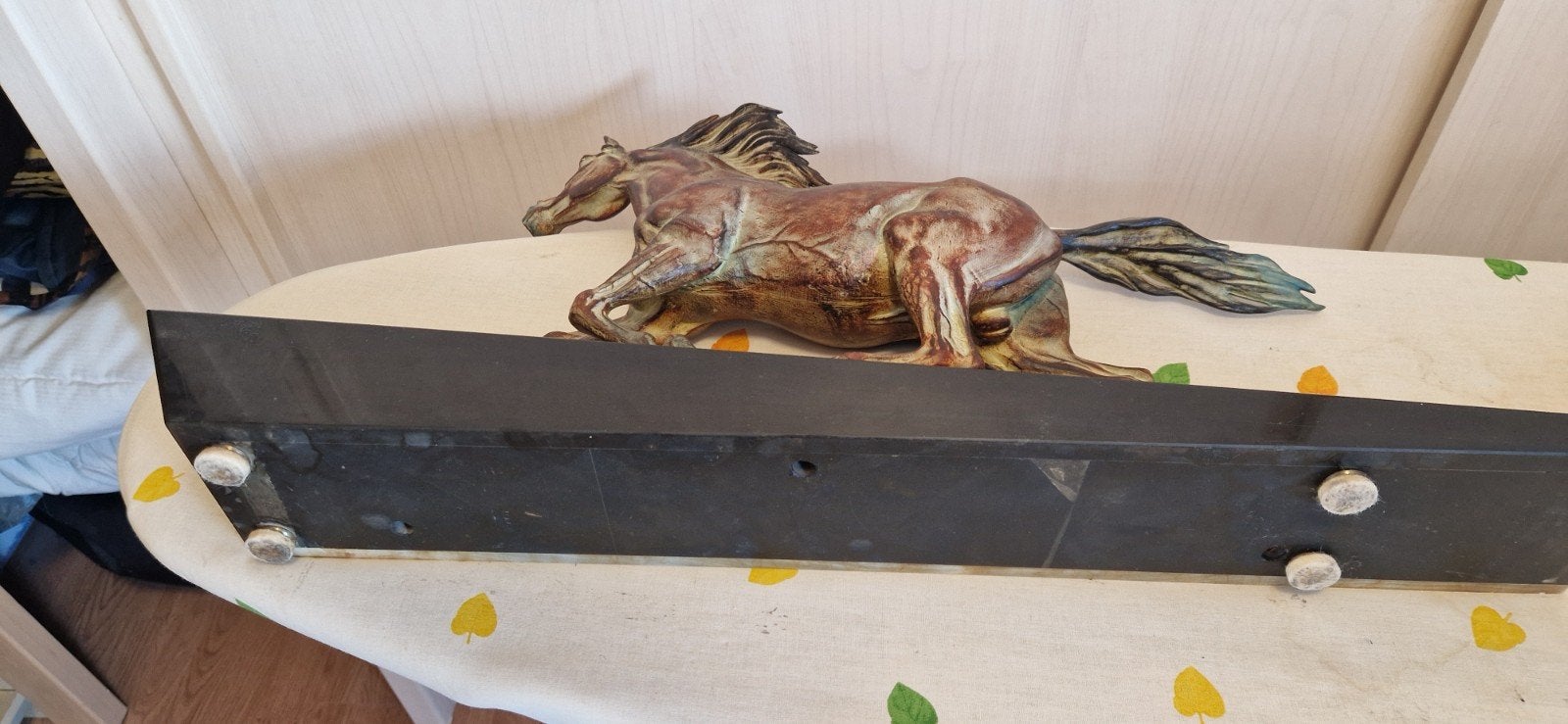 Bronzen paard op marmeren sokkel - Klassiek beeld, Antiek en Kunst, Gepatineerd, Ophalen of Verzenden, 20 - 50 cm, Beeld