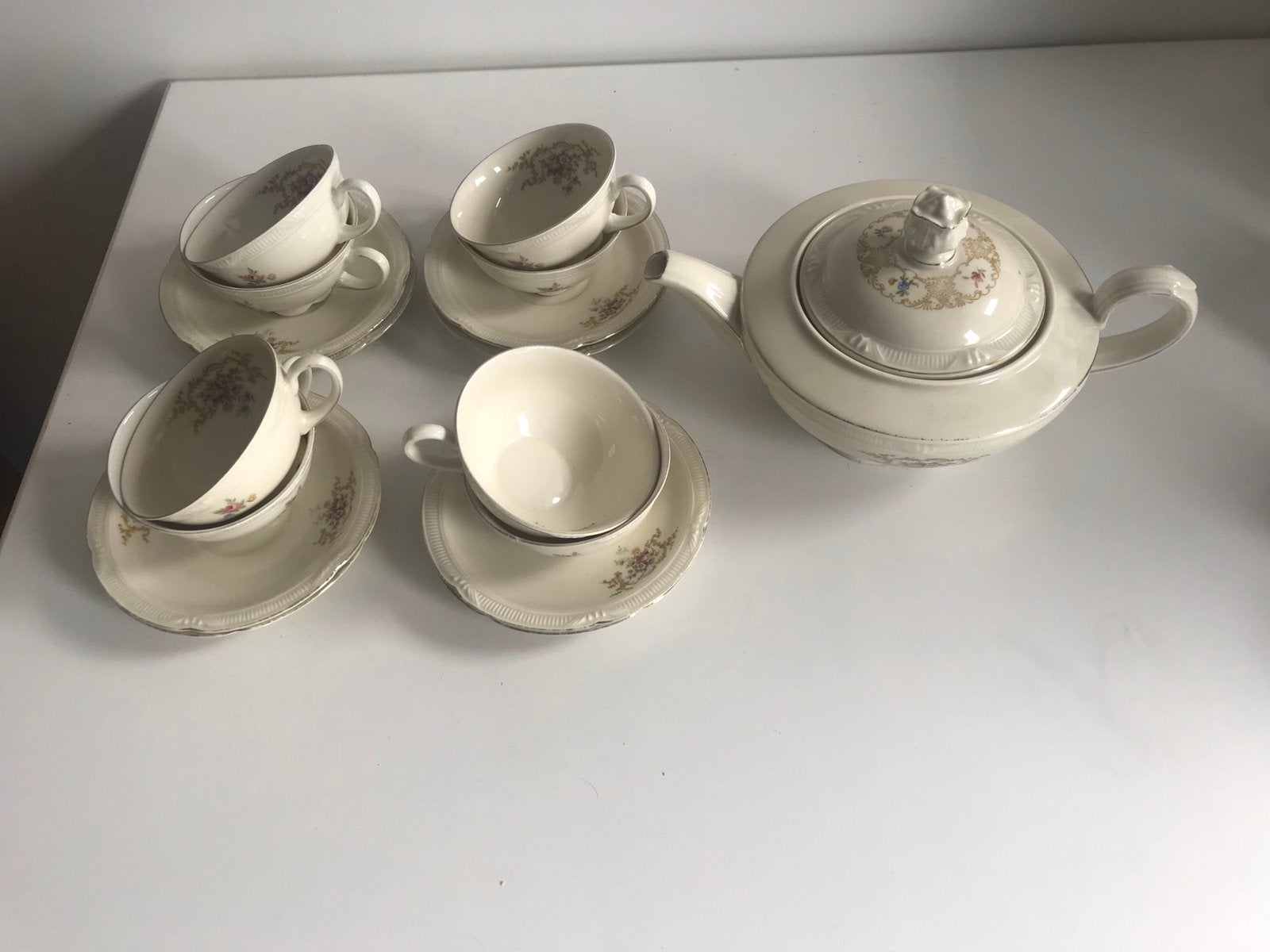 Antiek thee servies, Ophalen