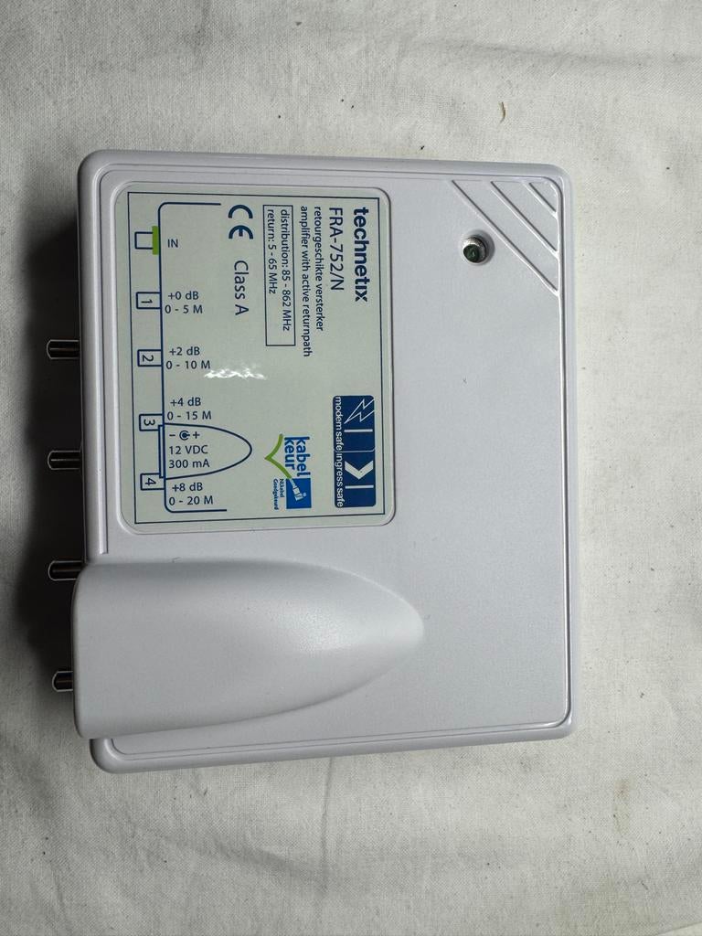 Technetix FRA-752/N Versterker met splitter en voeding, Audio, Tv en Foto, Versterkers en Receivers, Overige systemen, Zo goed als nieuw