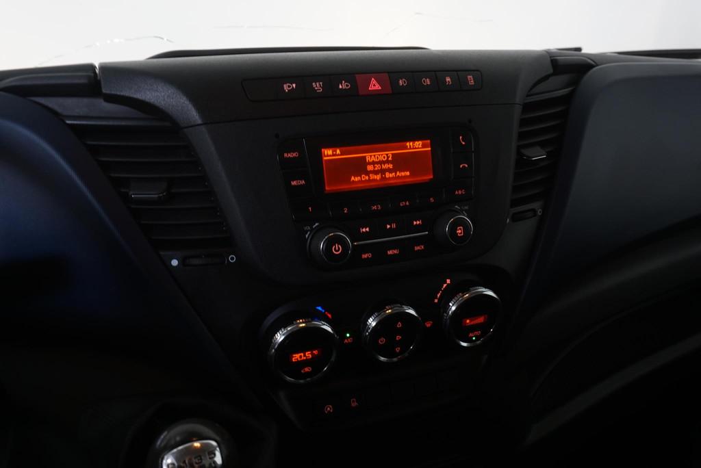 Iveco Daily 35S14 140pk L2H2/L3H2 3500kg Trekhaak Airco Crui, Auto's, Gebruikt, Euro 6, Iveco, Wit
