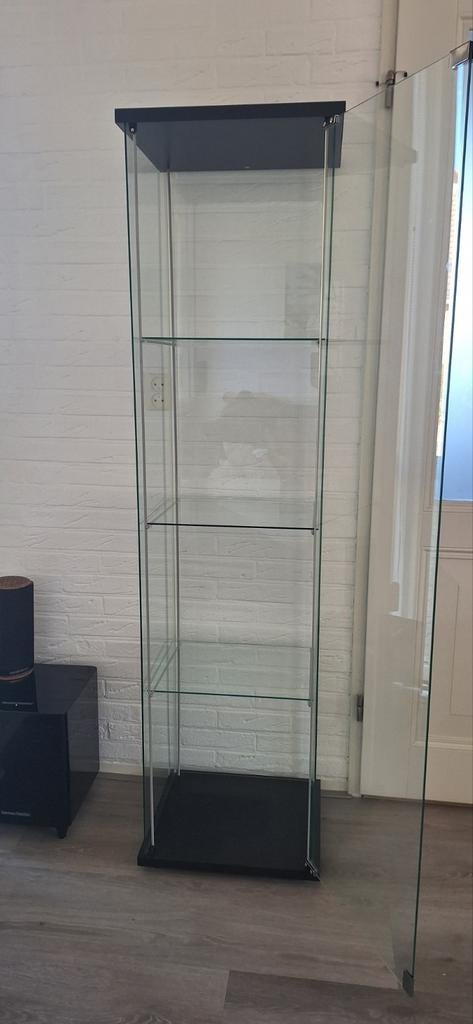 Glazen vitrinekast met 3 planken en deur, IKEA, Huis en Inrichting, Ophalen, 25 tot 50 cm, Minder dan 50 cm, 150 tot 200 cm