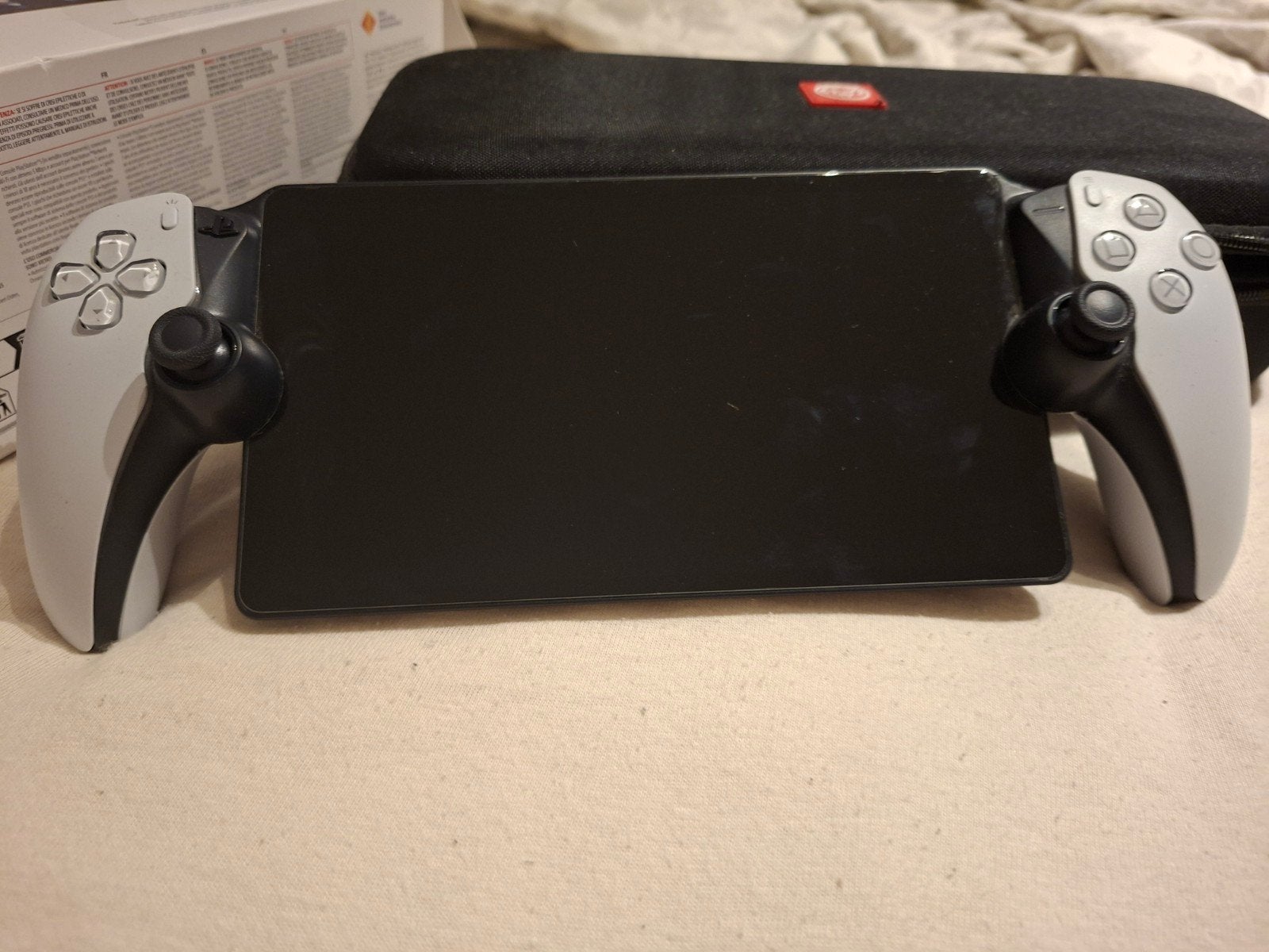 Foto 3 van Sony PlayStation Portal Remote Player met hoes