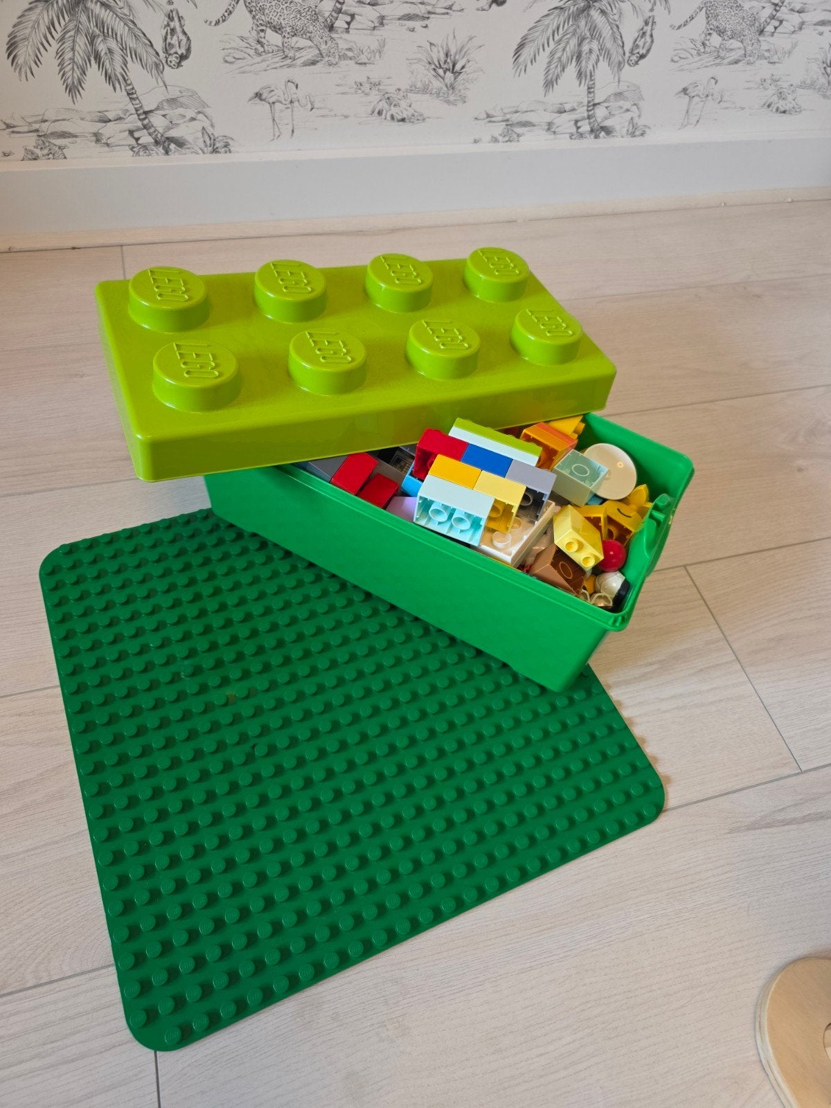 Lego Duplo Bak en Bouwplaat met inhoud, Ophalen, Zo goed als nieuw