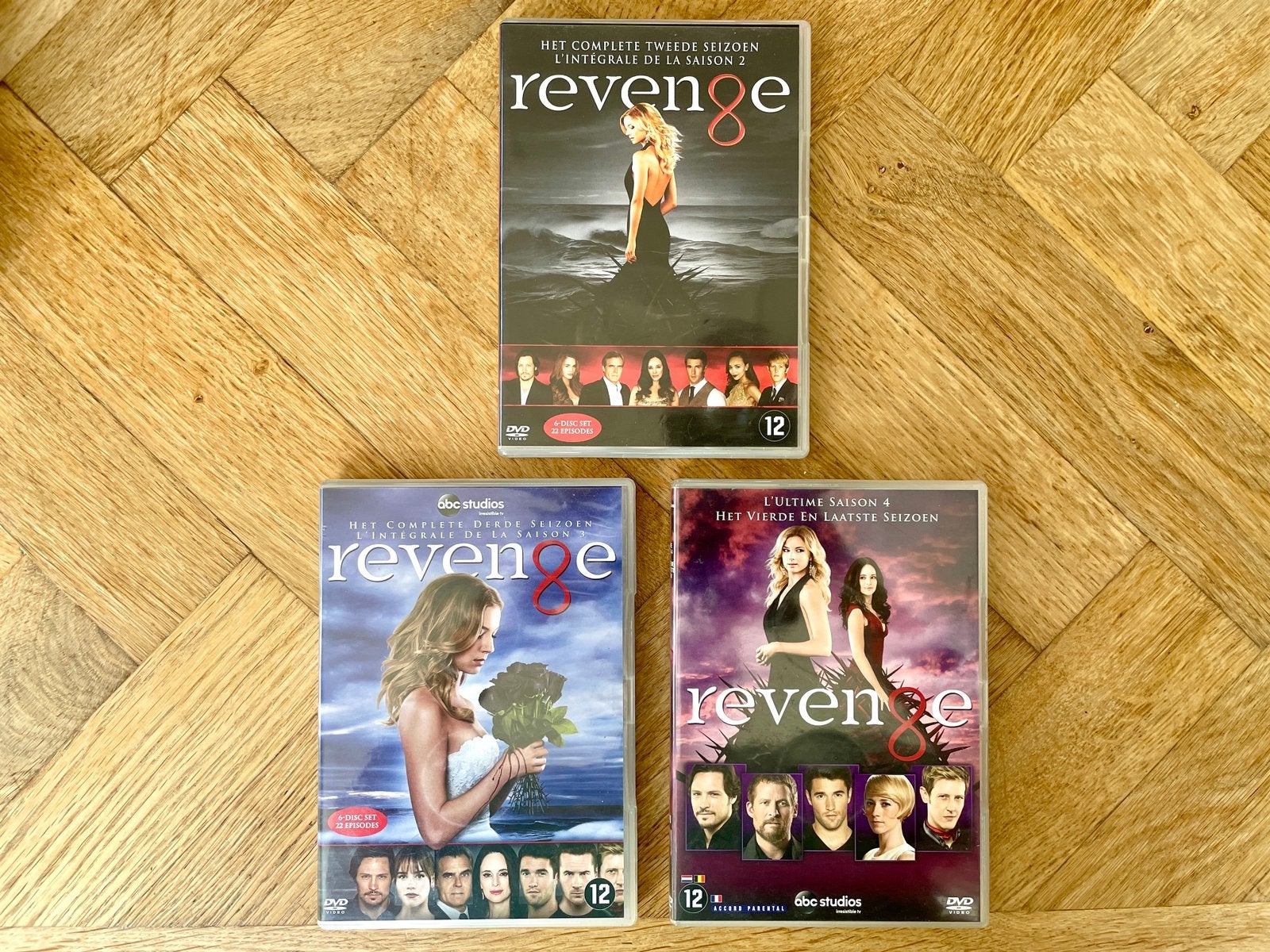 Revenge - Seizoen 2 t/m 4 op DVD (nette staat, met NL), Engels, Seizoen 2, Nederlands, Drama