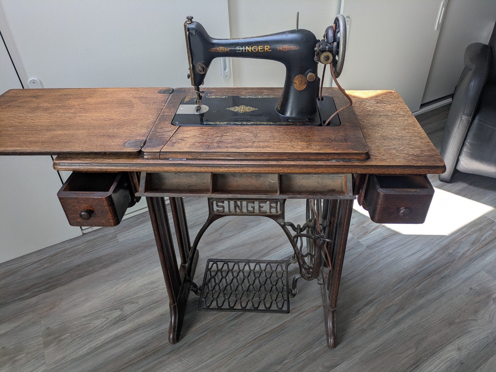 Prachtige antieke Singer trapnaaimachine Model 66 (1930) |, Ophalen