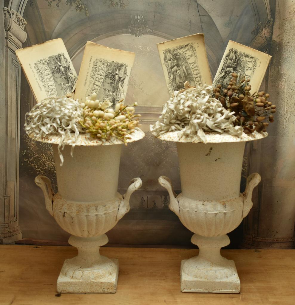 Oude Smeedijzeren Jardinière, Vazen. "Uit Aletta's Tijd", Ophalen of Verzenden