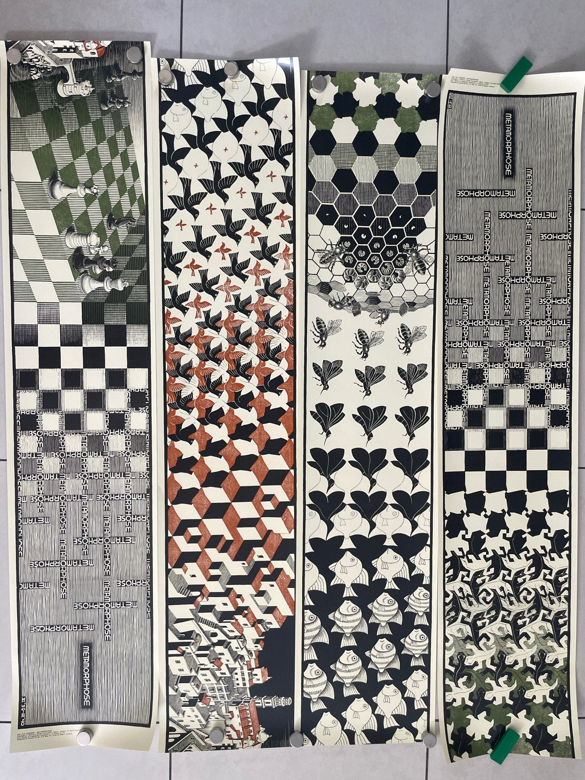 M.C. Escher Metamorphose III - Decoratieve wandrol, Antiek en Kunst, Dagelijks leven, 1950 - 1999, Overige technieken, Ophalen of Verzenden
