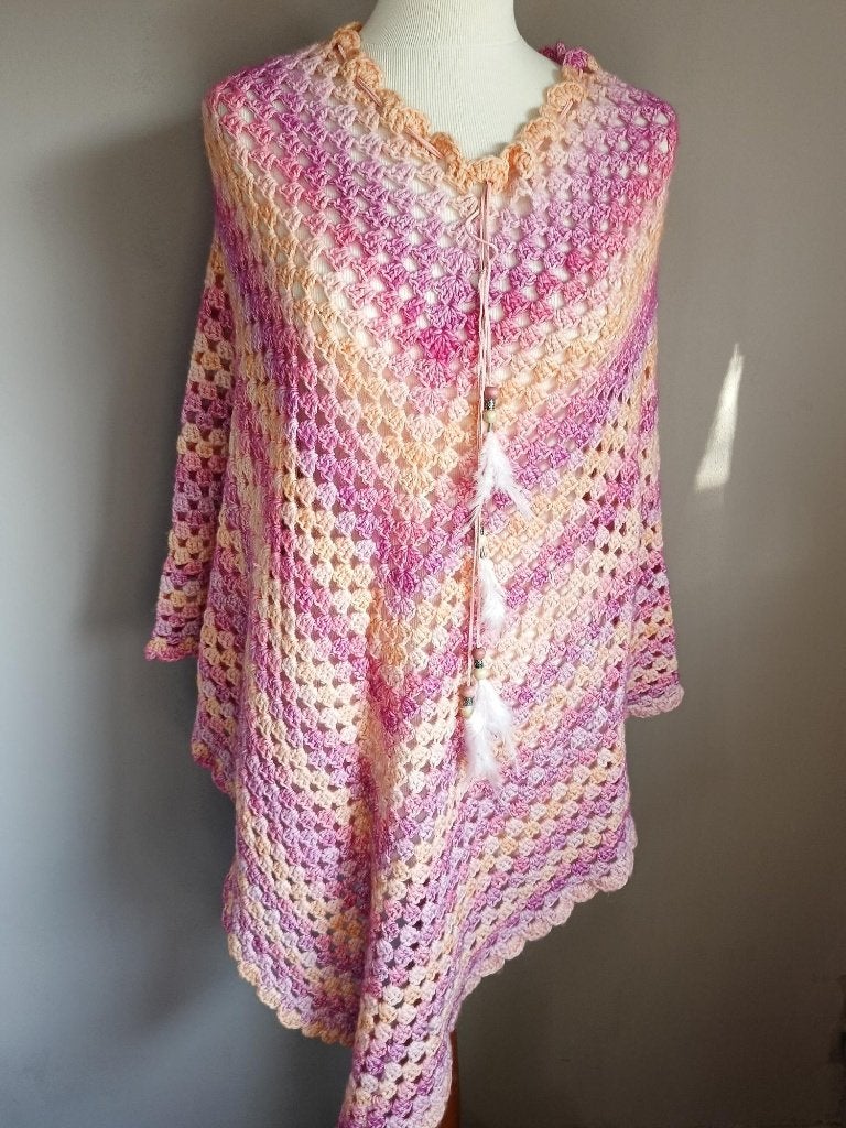 Nieuwe kleurrijke gehaakte poncho, one of a kind, Kleding | Dames, Ophalen of Verzenden, Nieuw, Sjaal