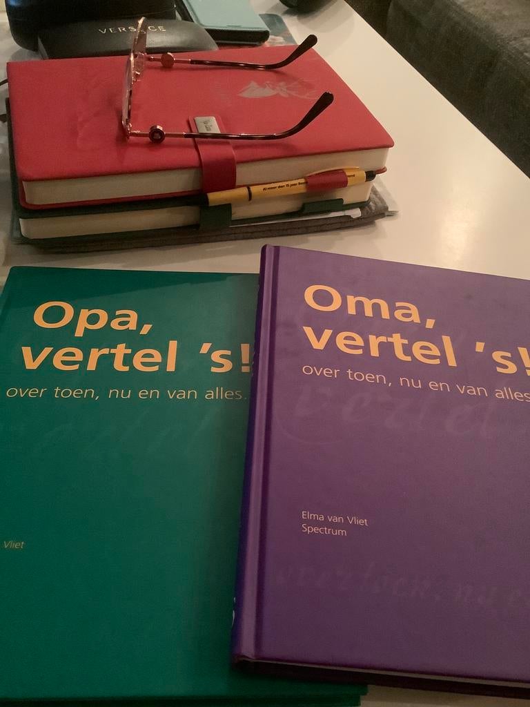 Opa, vertel ‘s ! Oma vertelt ‘s! Over toen, nu en van alles, Verzenden, Nieuw, Overige onderwerpen, Geschikt voor kinderen