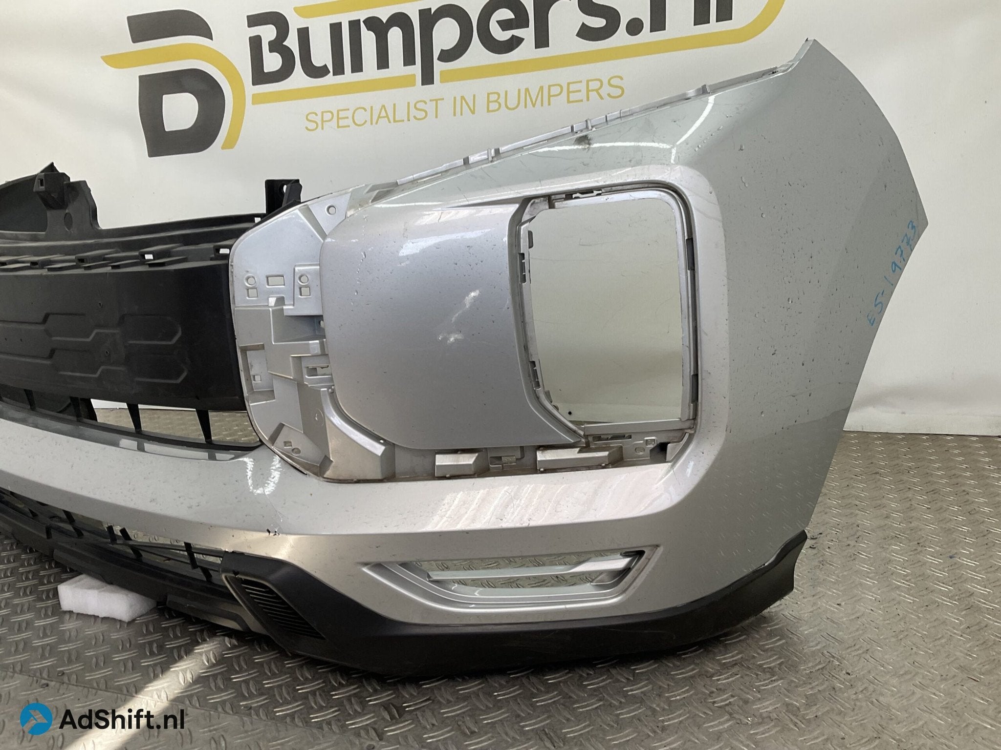 Bumper Mitsubishi Outlander ASX 2020-2024 6400J611ZZ Voorbum, Bumper
