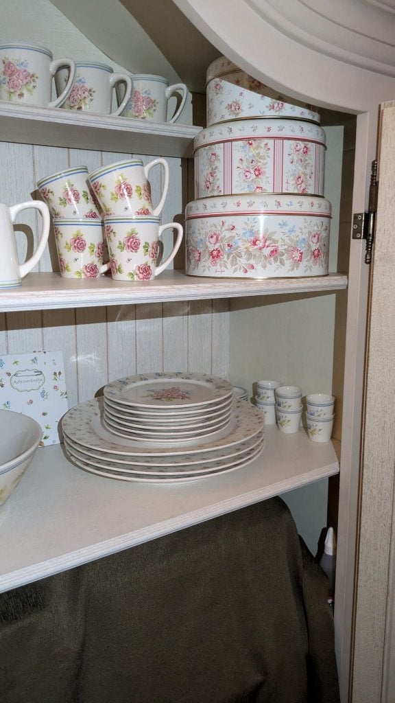 Prachtig bloemenservies  (Zarah Jet by ter Steege), Ophalen, Landelijk/Boerenbont, Zo goed als nieuw, Compleet servies