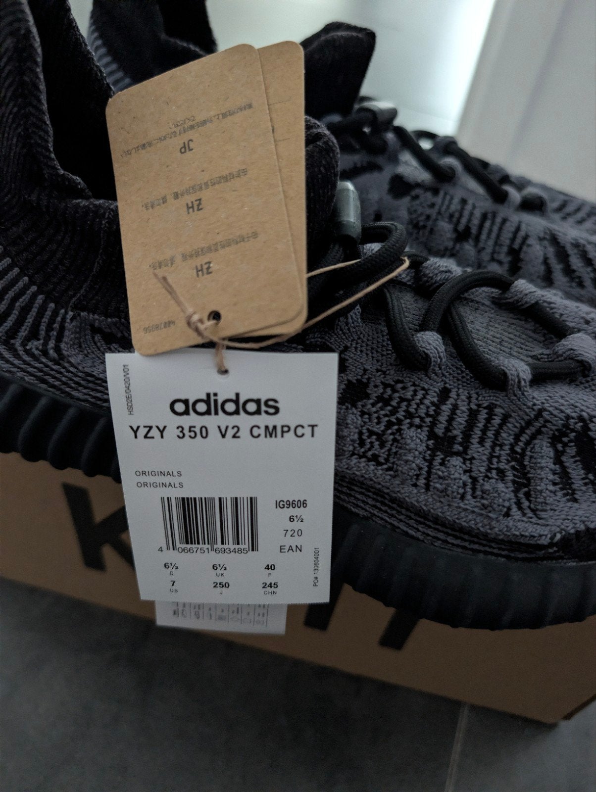 Adidas Yeezy 350 V2 CMPCT Slate Carbon - Maat 38 2/3, Ophalen, Adidas, Zwart, Nieuw