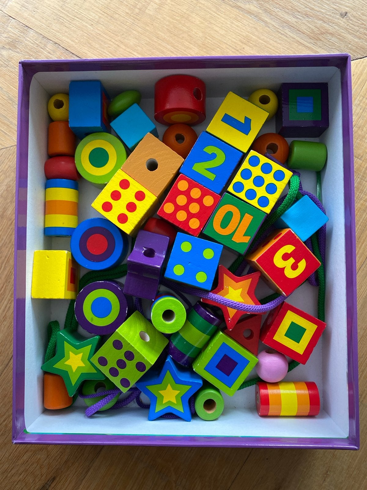 Houten rijgkralen set met cijfers en vormen, Ophalen of Verzenden, Gebruikt, Knutselen