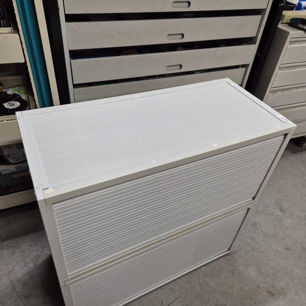 kleine kunststof kast met 2 roldeuren afm 89x87x45 cm bxhxd, Ophalen, Gebruikt