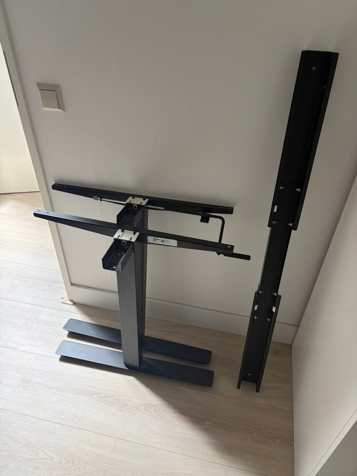 Onderstel hoog- laag bureau Ikea, Ophalen, Zo goed als nieuw
