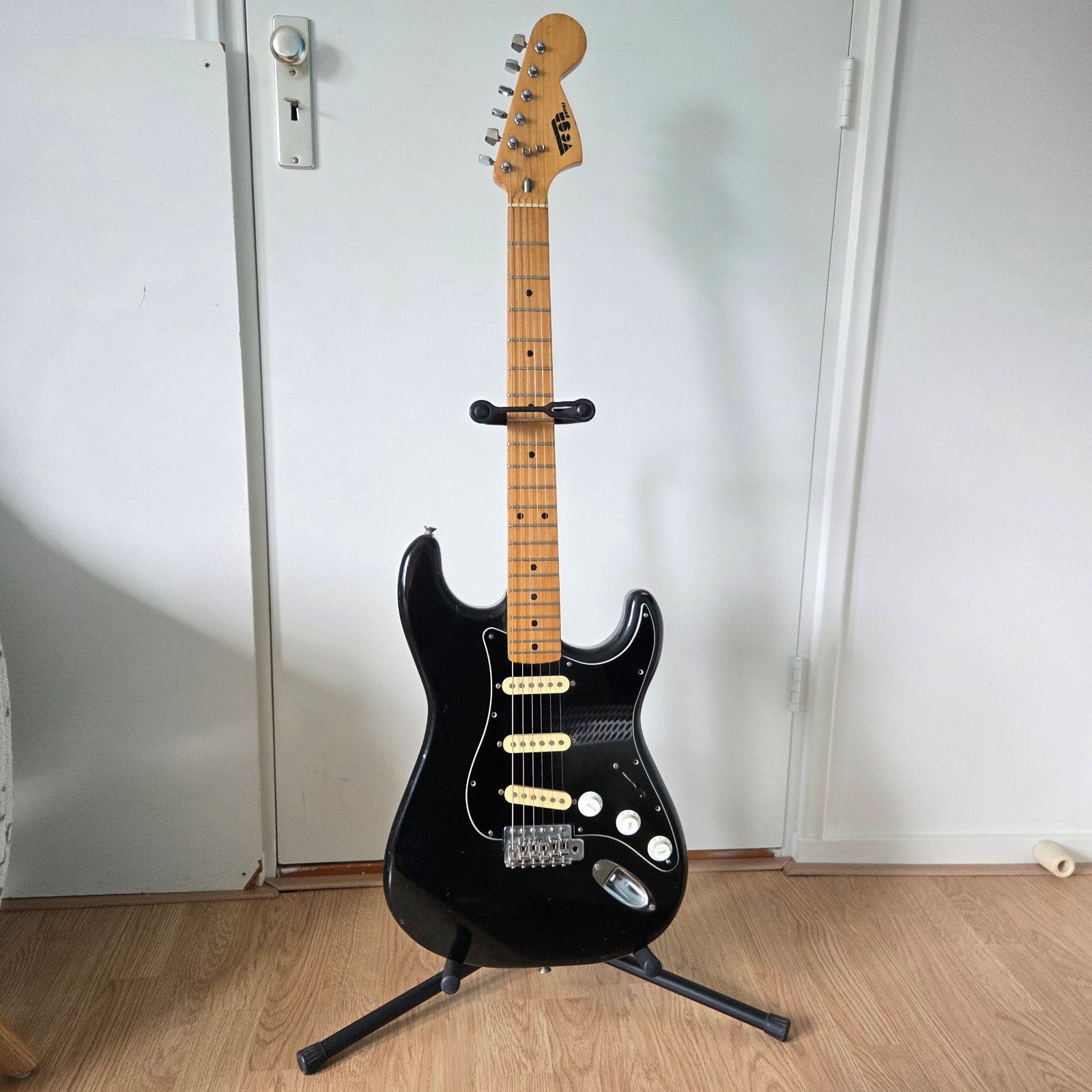 Vega Stratocaster - Made in Japan, Muziek en Instrumenten, Snaarinstrumenten | Gitaren | Elektrisch, Ophalen, Gebruikt, Solid body