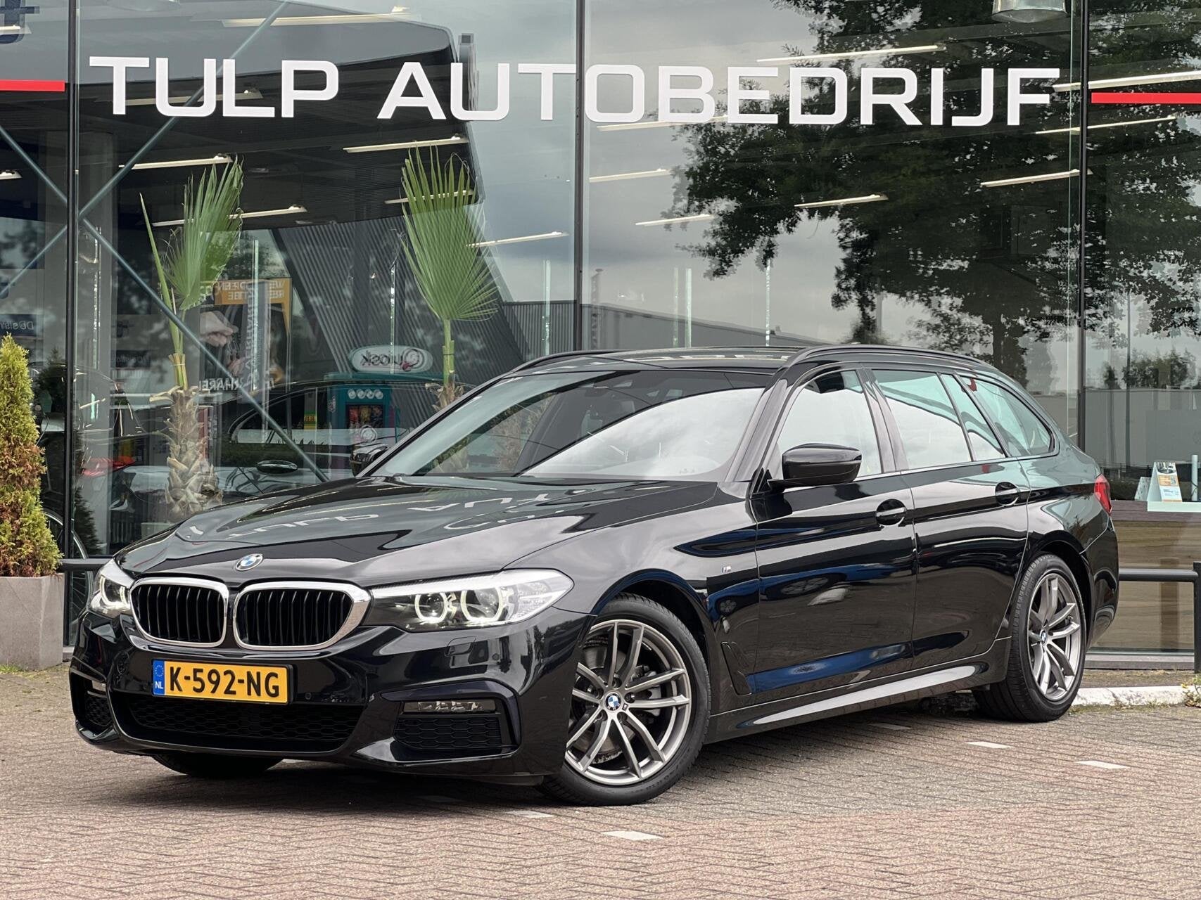 BMW 5-serie Touring 520i High Executive Clima Leder Dealer, Auto's, 1998 cc, Achterwielaandrijving, 4 cilinders, 2000 kg