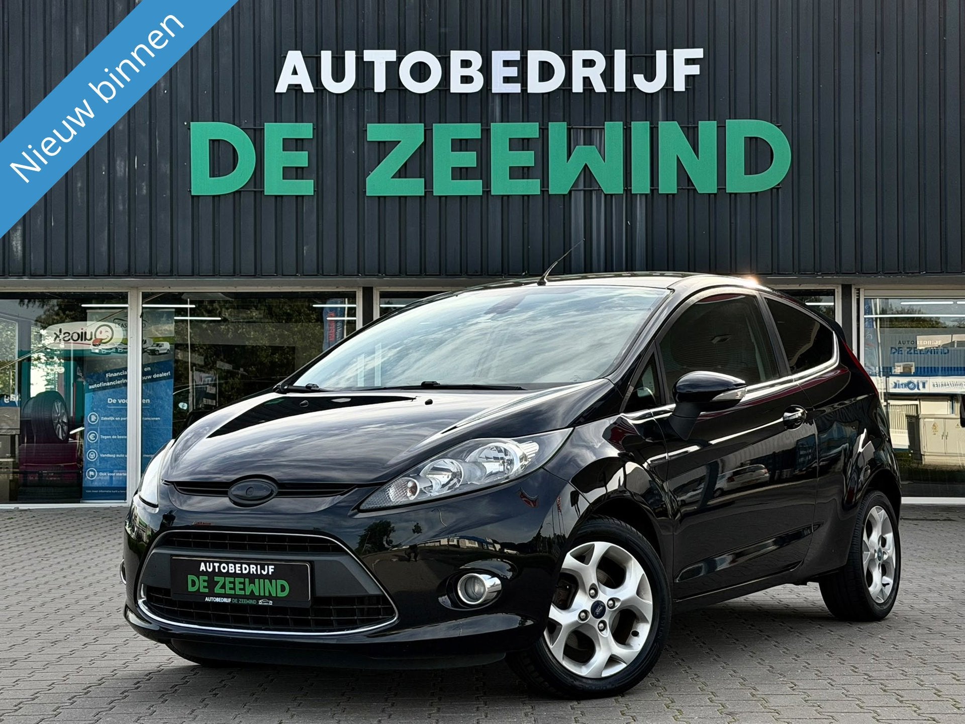 Ford Fiesta 1.4 Ghia 3D|nieuw apk|Rijklaar, Auto's, Voorwielaandrijving, Gebruikt, 31 €/maand, 4 cilinders