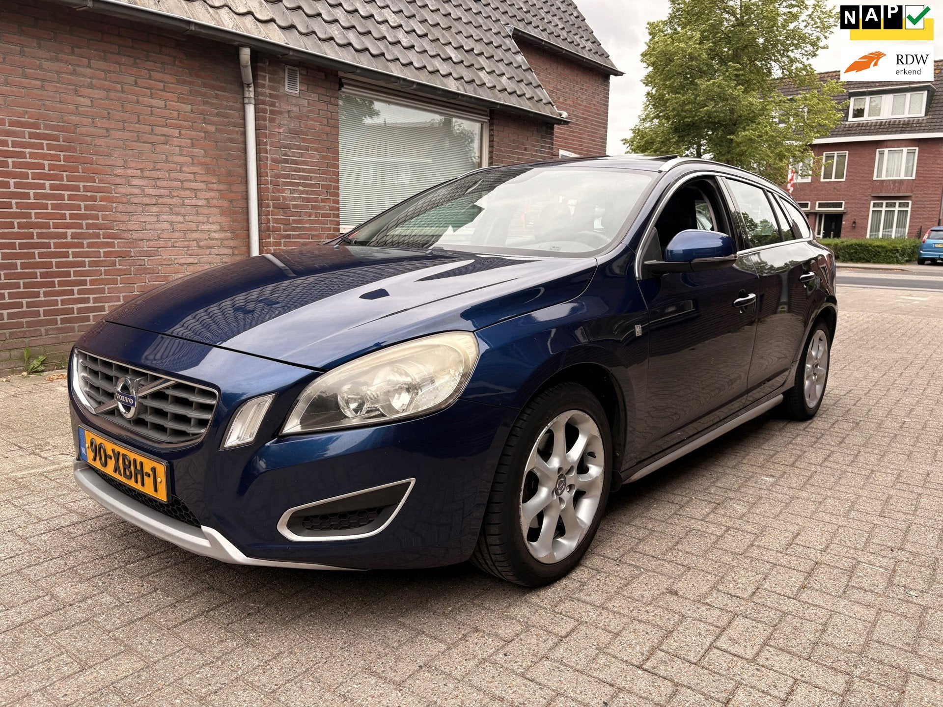 Volvo V60 1.6 T3 Ocean Race - leder - schuifdak - airco - cr, Auto's, Voorwielaandrijving, Gebruikt, 4 cilinders, 150 pk