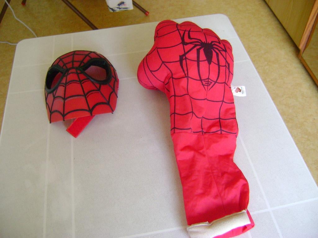 spiderman verstelbaar masker en boxhandschoen xing quan wang, Ophalen of Verzenden, Zo goed als nieuw, 122 t/m 128, Jongen